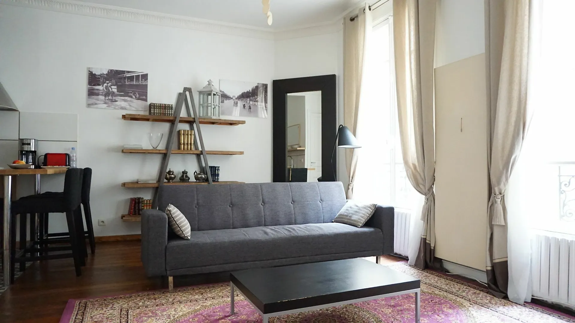 Porte Dauphine 2 Pieces Paris 16 0*,  フランス